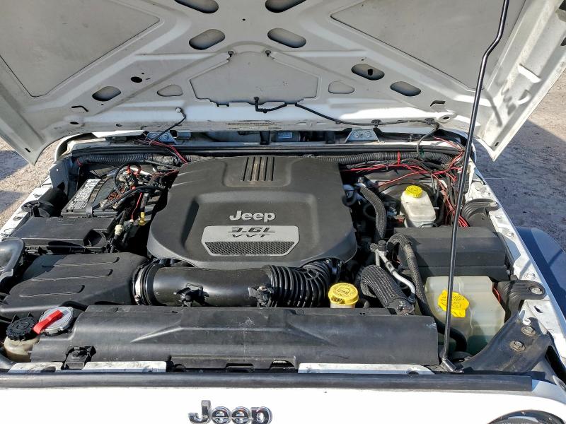 1C4HJWDG5CL230789 - 2012 JEEP WRANGLER U SPORT Սպիտակ լուսանկար 11