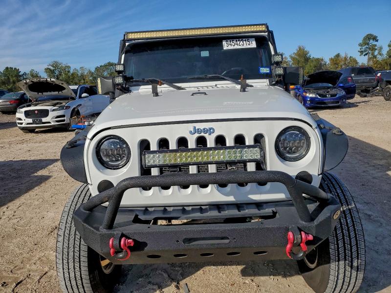 1C4HJWDG5CL230789 - 2012 JEEP WRANGLER U SPORT Սպիտակ լուսանկար 5