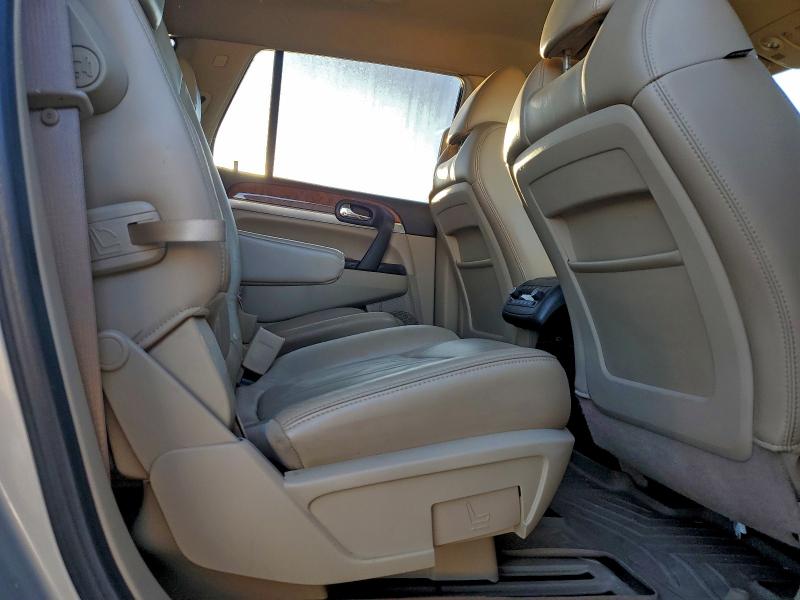 5GALRBED4AJ170871 - 2010 BUICK ENCLAVE CXL GOLD photo 11