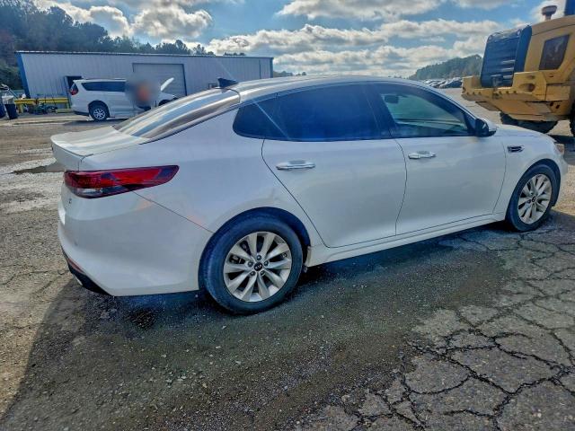 5XXGT4L39JG227383 - 2018 KIA OPTIMA LX თეთრი ფოტო 3