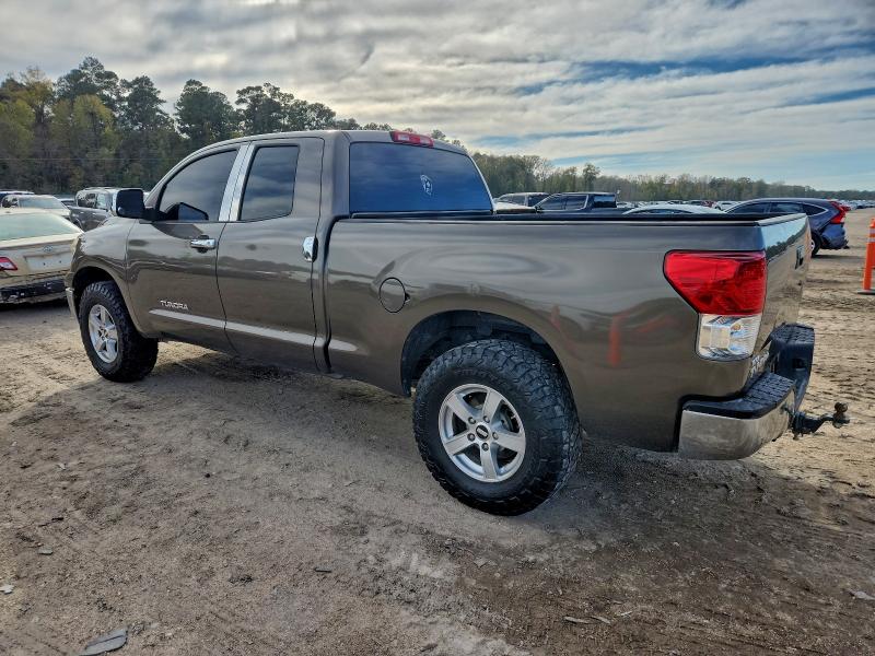 5TFRM5F19DX063233 - 2013 TOYOTA TUNDRA DOUBLE CAB SR5 BROWN photo 2