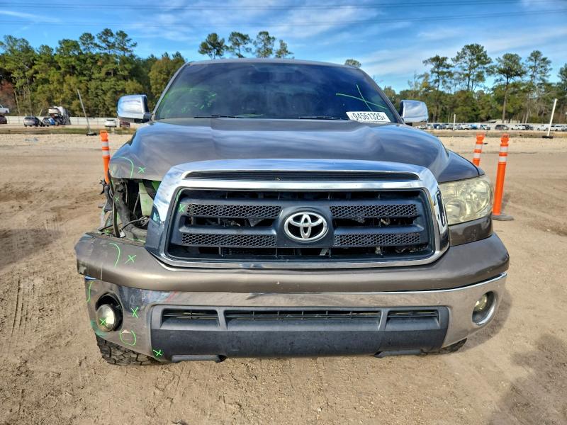 5TFRM5F19DX063233 - 2013 TOYOTA TUNDRA DOUBLE CAB SR5 BROWN photo 5
