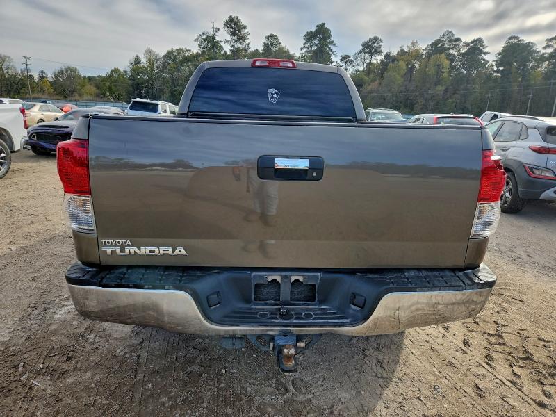 5TFRM5F19DX063233 - 2013 TOYOTA TUNDRA DOUBLE CAB SR5 BROWN photo 6