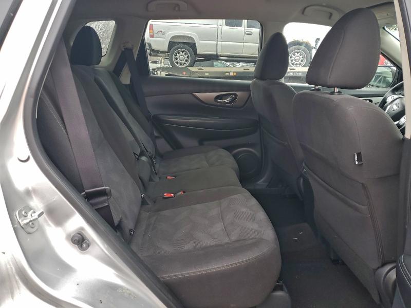 KNMAT2MV4GP630196 - 2016 NISSAN ROGUE S SILVER photo 11