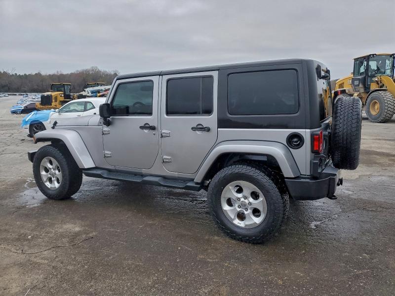 1C4BJWEGXEL219715 - 2014 JEEP WRANGLER U SAHARA Plata foto 2