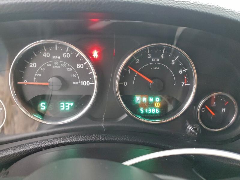 1C4BJWEGXEL219715 - 2014 JEEP WRANGLER U SAHARA Plata foto 9