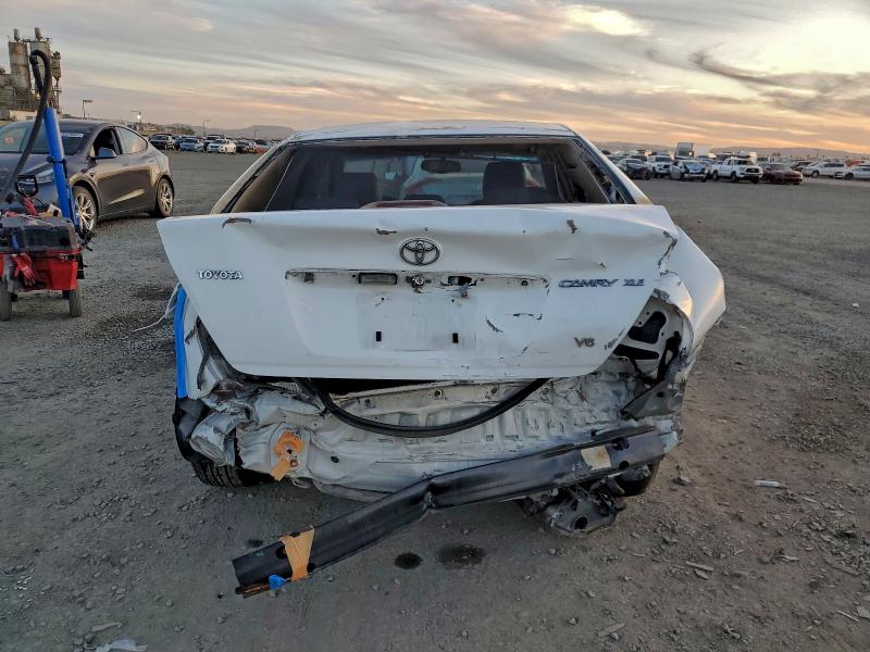 JTDBF32KX60167014 - 2006 TOYOTA CAMRY LE 白色 照片 6