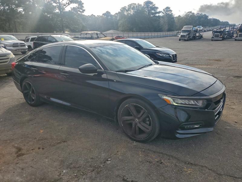 1HGCV1F32JA068898 - 2018 HONDA ACCORD SPORT შავი ფოტო 4