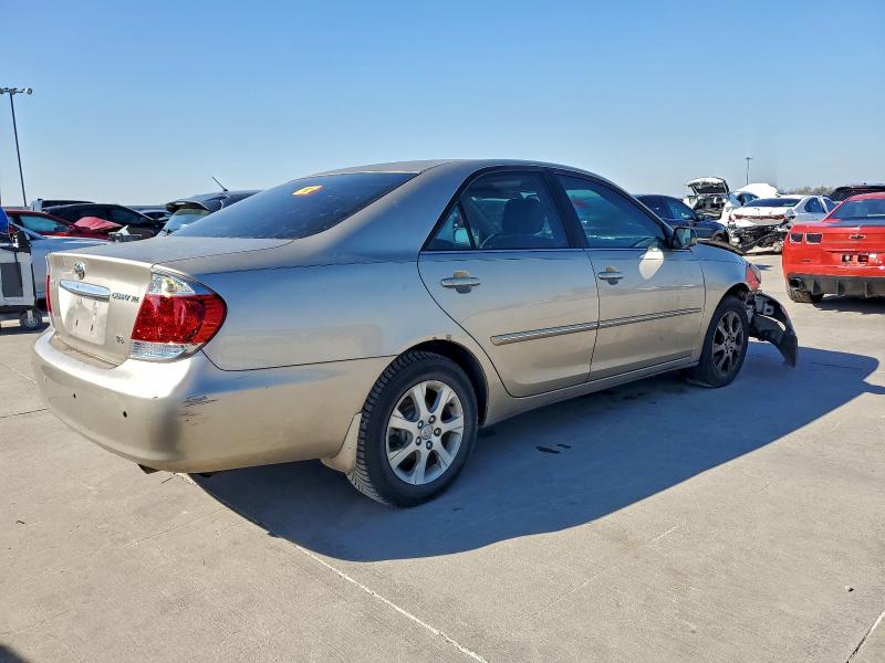 JTDBF32K250162050 - 2005 TOYOTA CAMRY LE TAN photo 3