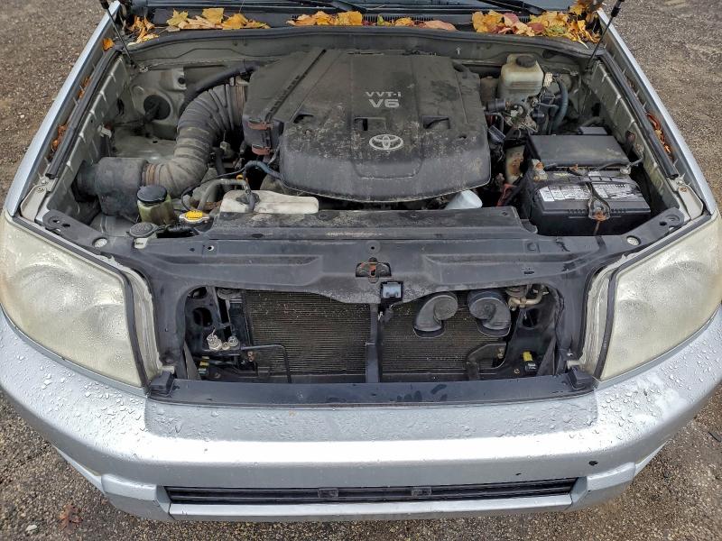 JTEBU14R950069672 - 2005 TOYOTA 4RUNNER SR5 SILVER photo 11