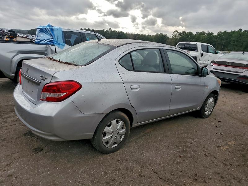 ML32F3FJ7HHF07425 - 2017 MITSUBISHI MIRAGE G4 ES SILVER photo 3