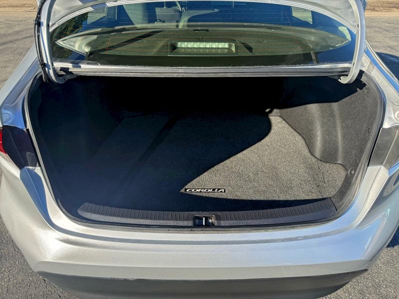 JTDBCMFE6PJ009140 - 2023 TOYOTA COROLLA LE ვერცხლისფერი ფოტო 13