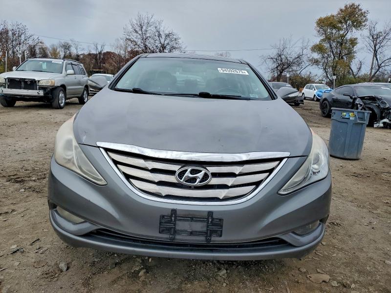 5NPEC4AB0DH559609 - 2013 HYUNDAI SONATA SE 灰色 照片 5
