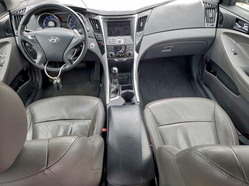 5NPEC4AB0DH559609 - 2013 HYUNDAI SONATA SE 灰色 照片 8