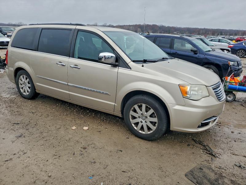 2C4RC1CG9CR278953 - 2012 CHRYSLER TOWN & COU TOURING L TAN photo 4