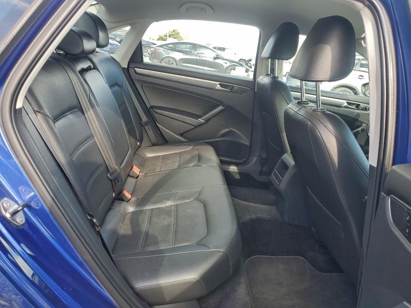 1VWDT7A32HC018484 - 2017 VOLKSWAGEN PASSAT R-LINE Blau Foto 10