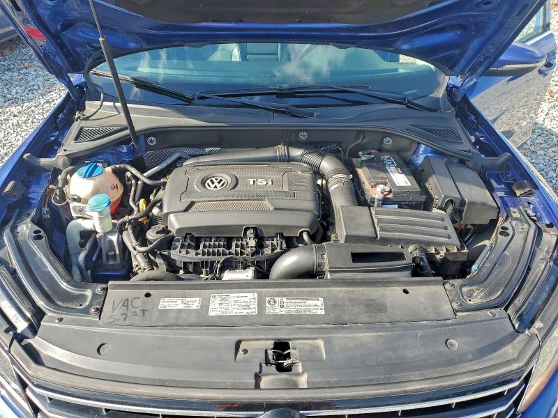 1VWDT7A32HC018484 - 2017 VOLKSWAGEN PASSAT R-LINE Blau Foto 11
