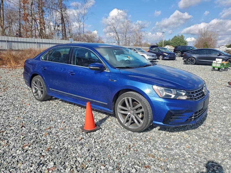 1VWDT7A32HC018484 - 2017 VOLKSWAGEN PASSAT R-LINE Blau Foto 4