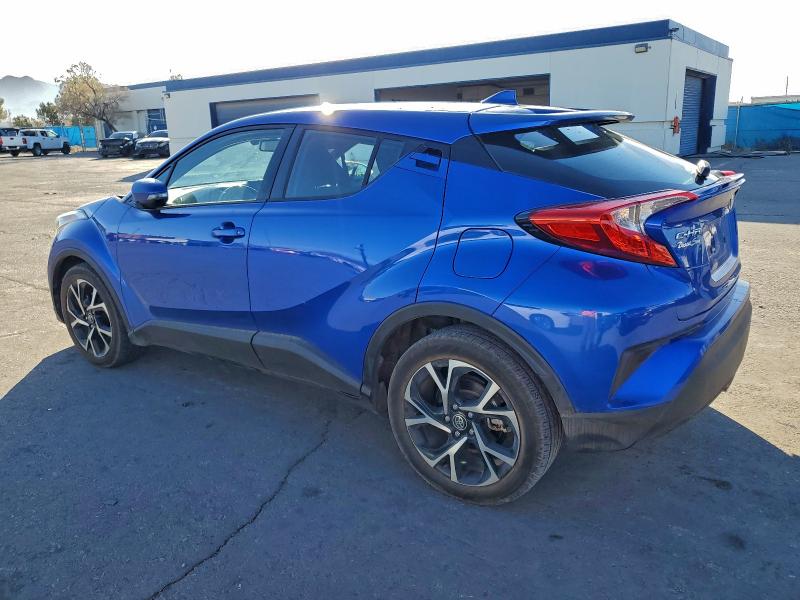 NMTKHMBX5JR052854 - 2018 TOYOTA C-HR XLE Көк фото 2