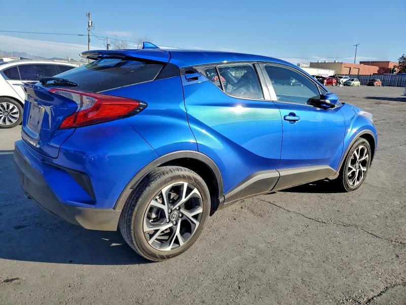 NMTKHMBX5JR052854 - 2018 TOYOTA C-HR XLE Көк фото 3