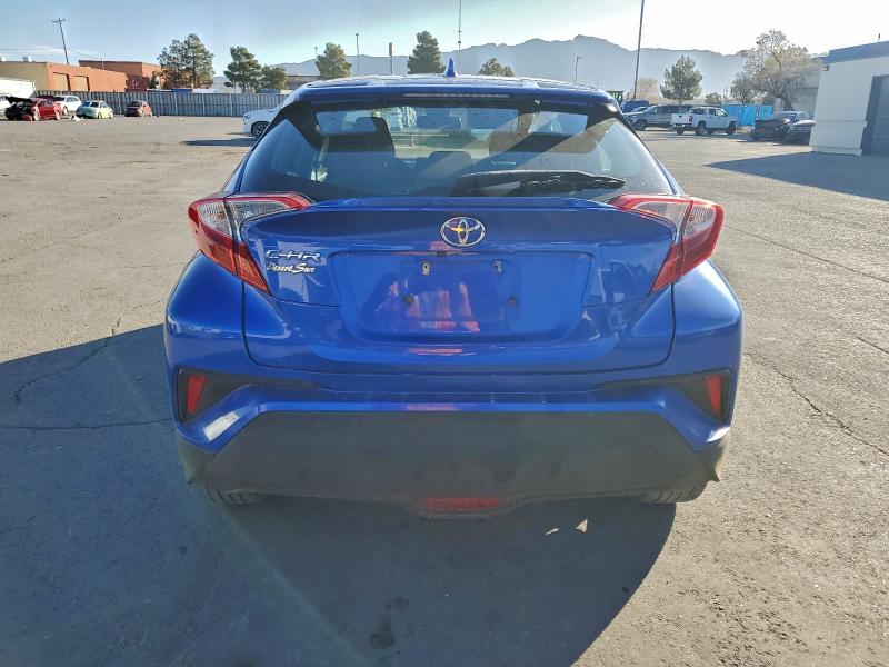 NMTKHMBX5JR052854 - 2018 TOYOTA C-HR XLE Көк фото 6