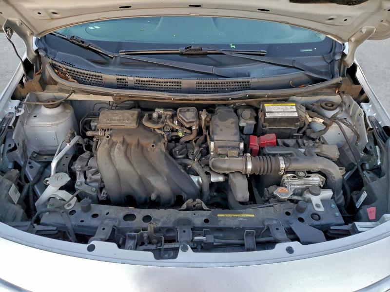 3N1CN7AP7KL879797 - 2019 NISSAN VERSA S 银色 照片 11