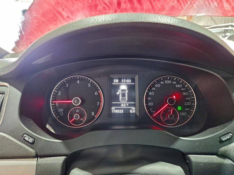 3VW567AJ5DM383017 - 2013 VOLKSWAGEN JETTA GLI RED photo 9