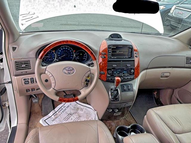 5TDZK22C98S139766 - 2008 TOYOTA SIENNA XLE WHITE photo 9