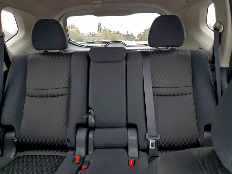 KNMAT2MVXKP500190 - 2019 NISSAN ROGUE S WHITE photo 10