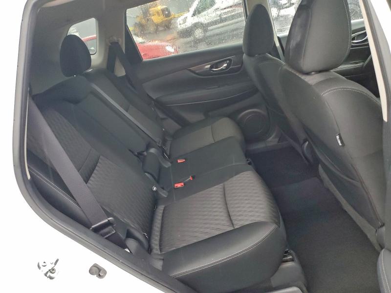 KNMAT2MVXKP500190 - 2019 NISSAN ROGUE S WHITE photo 11