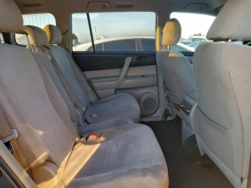 5TDZA3EH3DS043948 - 2013 TOYOTA HIGHLANDER BASE GRAY photo 11