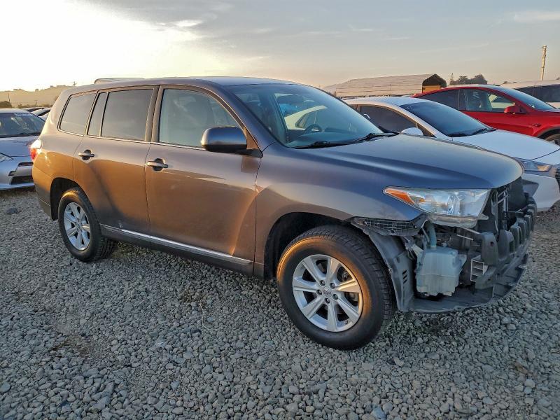 5TDZA3EH3DS043948 - 2013 TOYOTA HIGHLANDER BASE GRAY photo 4