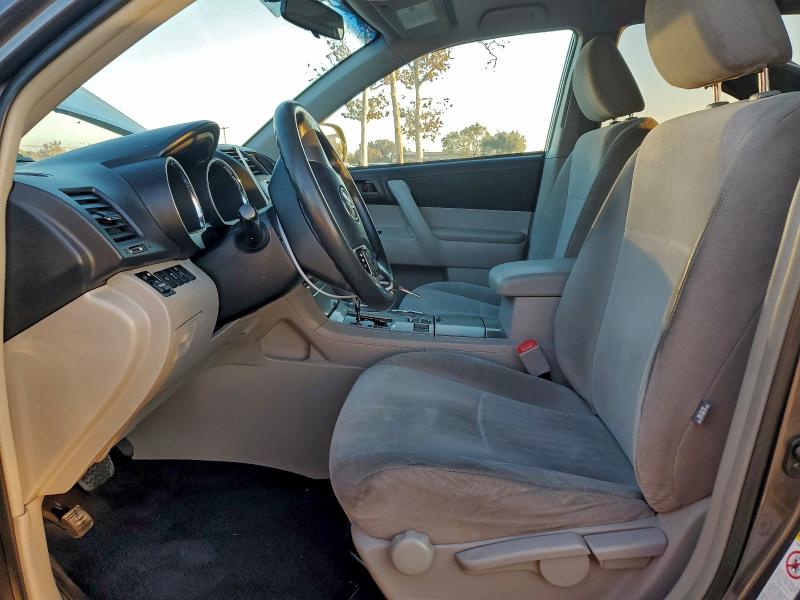 5TDZA3EH3DS043948 - 2013 TOYOTA HIGHLANDER BASE GRAY photo 7
