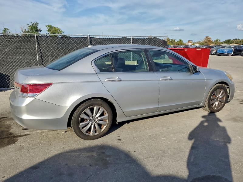 1HGCP2F89CA161450 - 2012 HONDA ACCORD EXL SILVER photo 3
