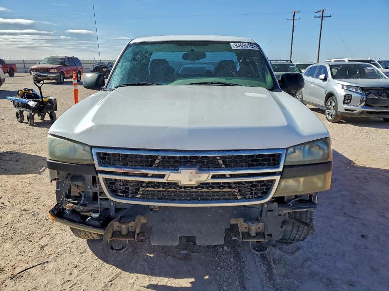 1GCEC19X47Z166949 - 2007 CHEVROLET SILVERADO C1500 CLASSIC WHITE photo 5