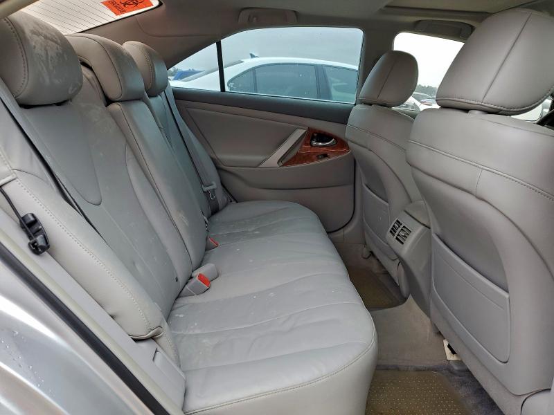 4T1BF3EKXAU101085 - 2010 TOYOTA CAMRY BASE Argent photo 10