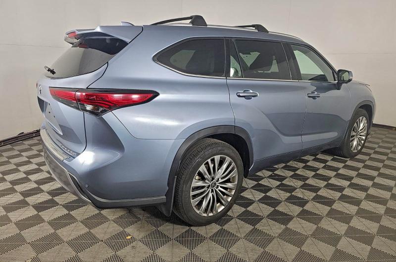 5TDKDRBH6PS039865 - 2023 TOYOTA HIGHLANDER L ლურჯი ფოტო 4