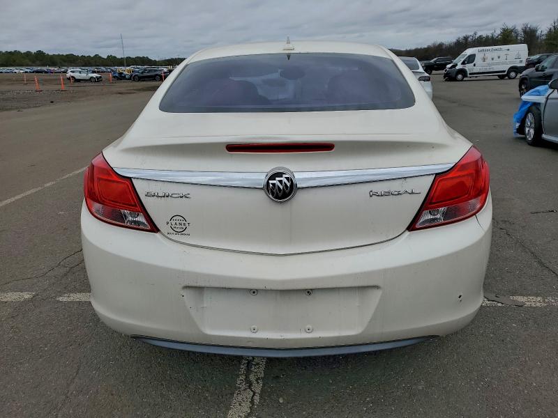 2G4GR5EK0C9156122 - 2012 BUICK REGAL WHITE photo 6