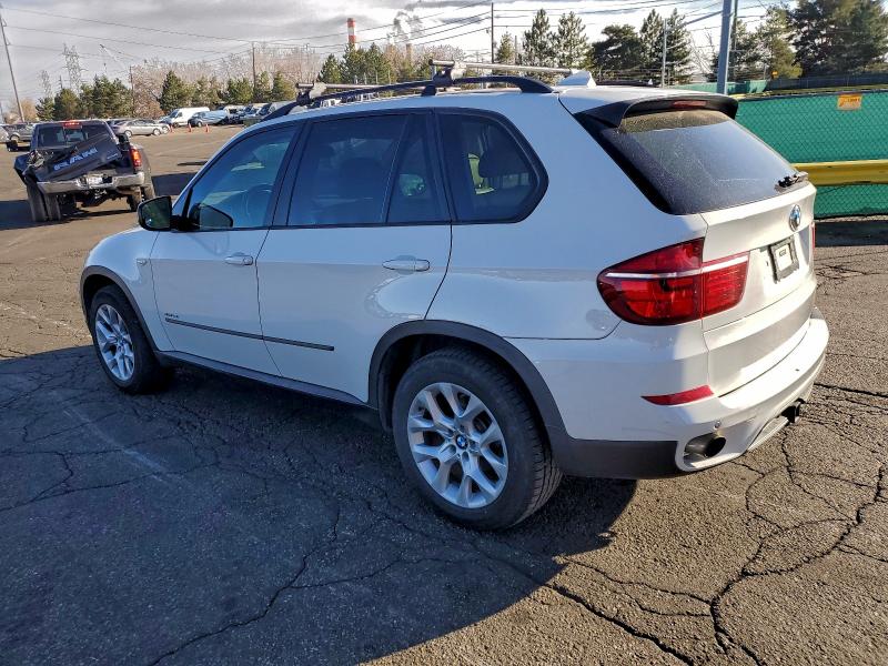 5UXZV4C52CL990450 - 2012 BMW X5 XDRIVE35I أبيض صورة 2