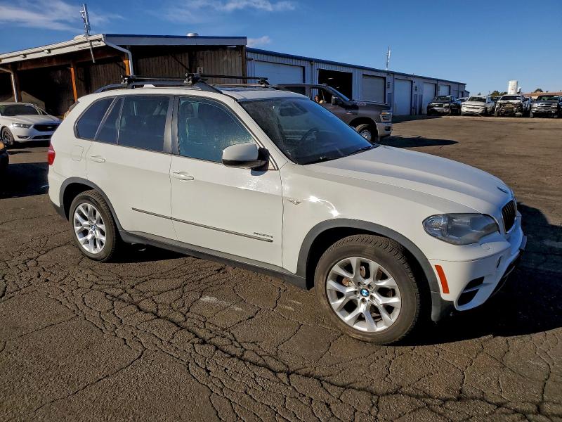5UXZV4C52CL990450 - 2012 BMW X5 XDRIVE35I أبيض صورة 4