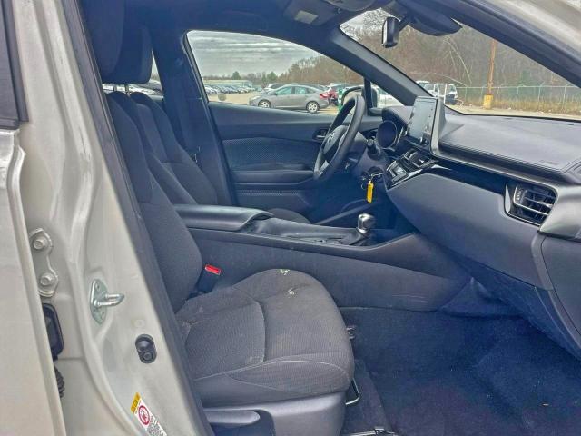 NMTKHMBX5KR099318 - 2019 TOYOTA C-HR XLE Белый фото 5