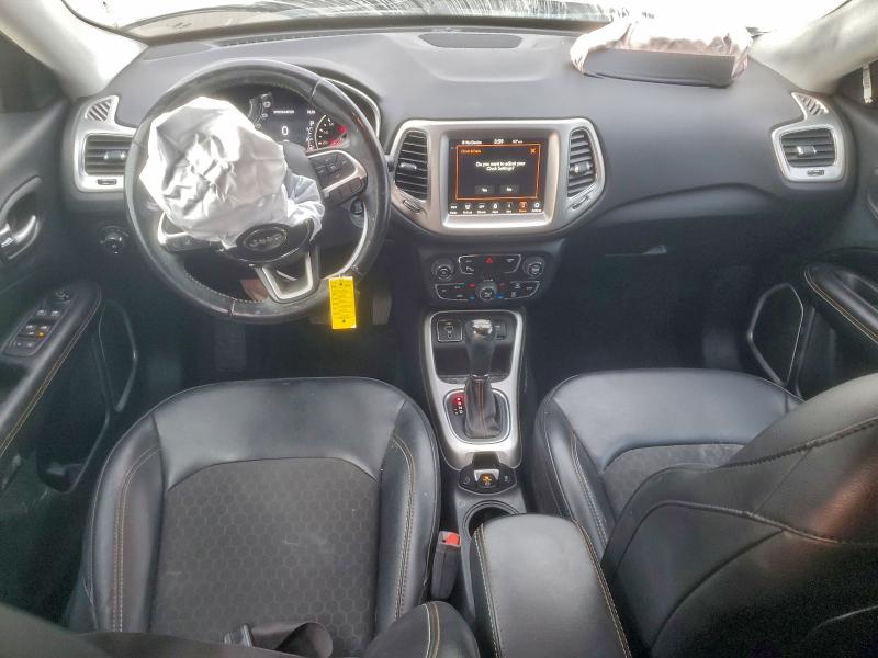 3C4NJCBB4KT726341 - 2019 JEEP COMPASS LATITUDE 灰色 照片 8