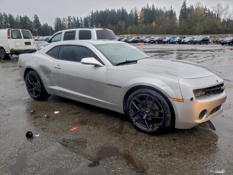 2G1FA1EV5A9184918 - 2010 CHEVROLET CAMARO LS SILVER photo 4