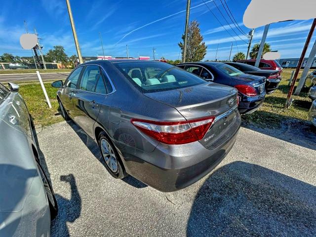 4T4BF1FK1FR507790 - 2015 TOYOTA CAMRY LE GRAY photo 3