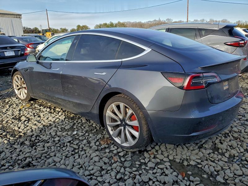 5YJ3E1EB1JF171227 - 2018 TESLA MODEL 3 Сірий фото 2