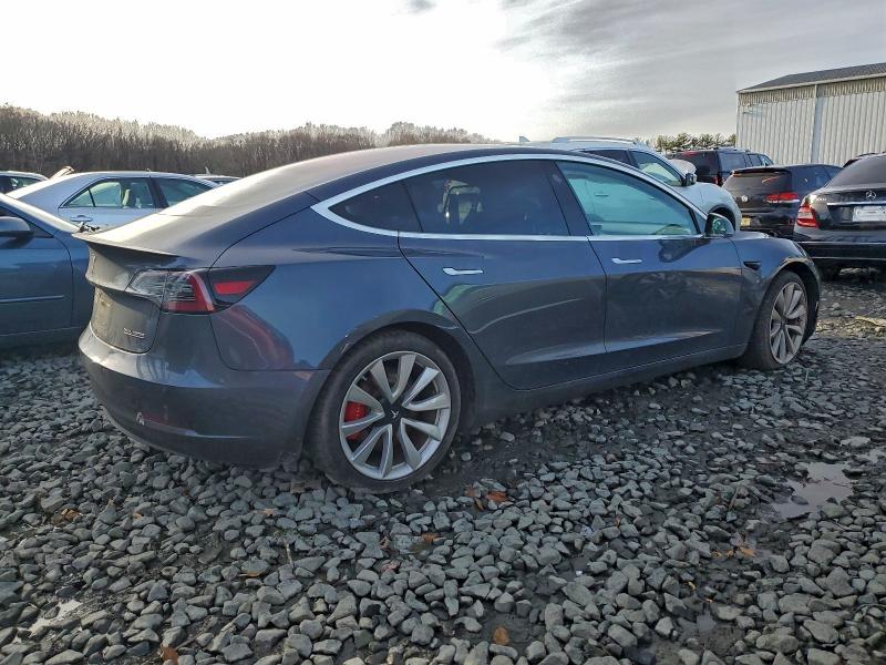 5YJ3E1EB1JF171227 - 2018 TESLA MODEL 3 Сірий фото 3