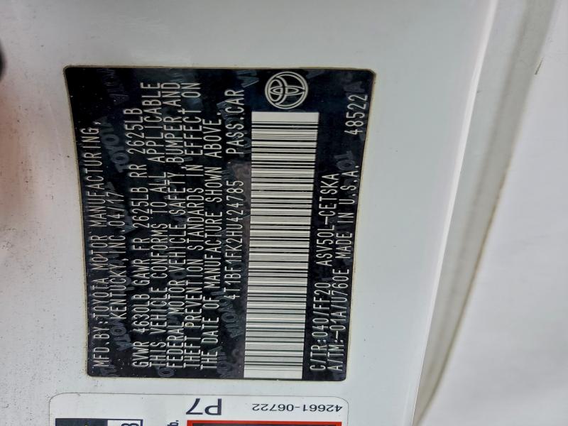 4T1BF1FK2HU424785 - 2017 TOYOTA CAMRY LE Blanc photo 12