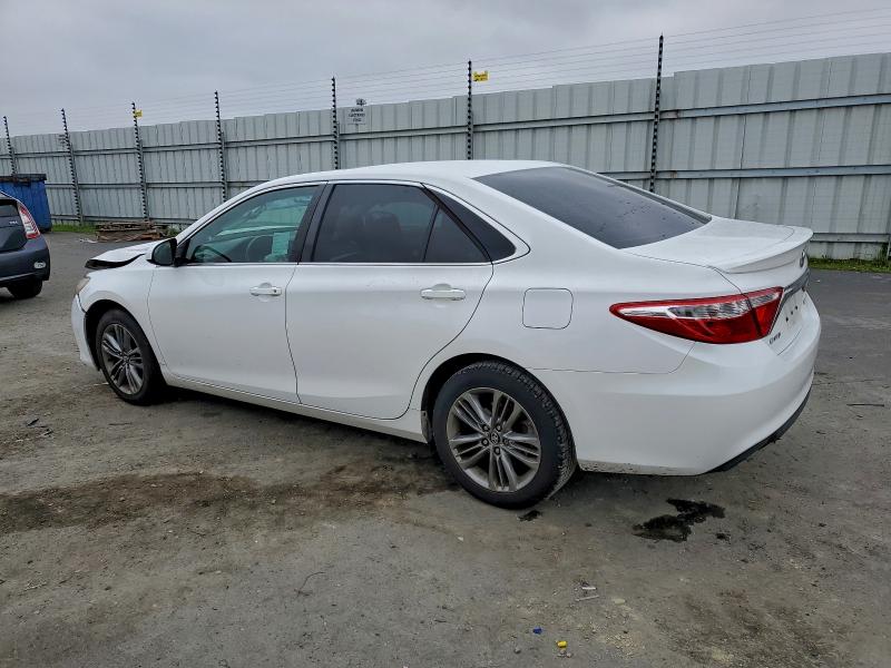 4T1BF1FK2HU424785 - 2017 TOYOTA CAMRY LE Blanc photo 2