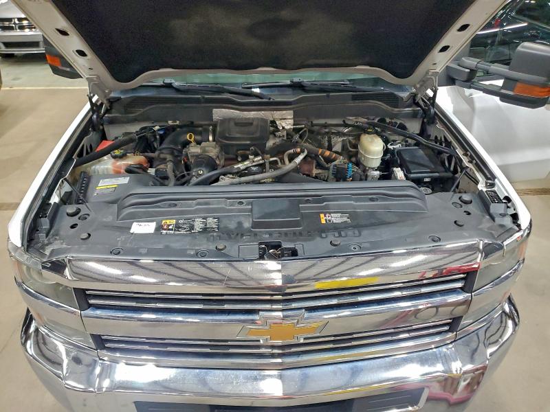 1GC1KUE86GF306406 - 2016 CHEVROLET SILVERADO K2500 HEAVY DUTY WHITE photo 11