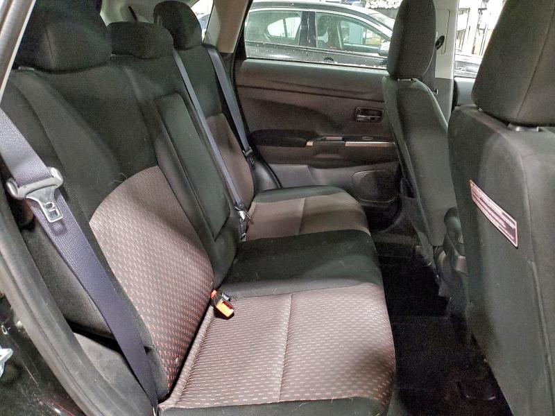 JA4AR3AU0JU017026 - 2018 MITSUBISHI OUTLANDER ES BLACK photo 10